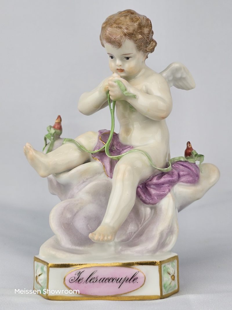 Meissen Cupid Tying Hearts (Je les accouple)
