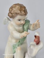Meissen Cupid Catching Heart (Je prends monessor) - Image 7